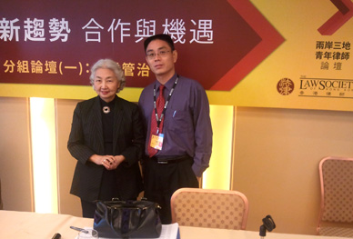 丁 智律师相片-2.jpg